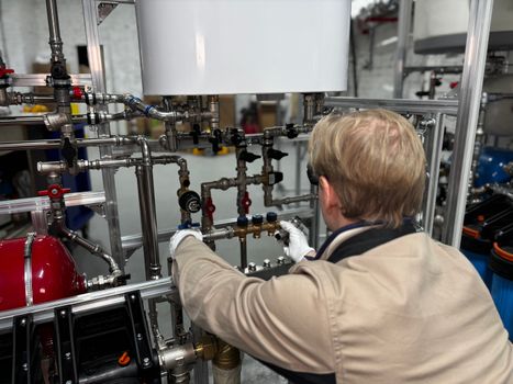 Instalujte Čtyřcestný Ventil Komextherm: Kompletní Průvodce